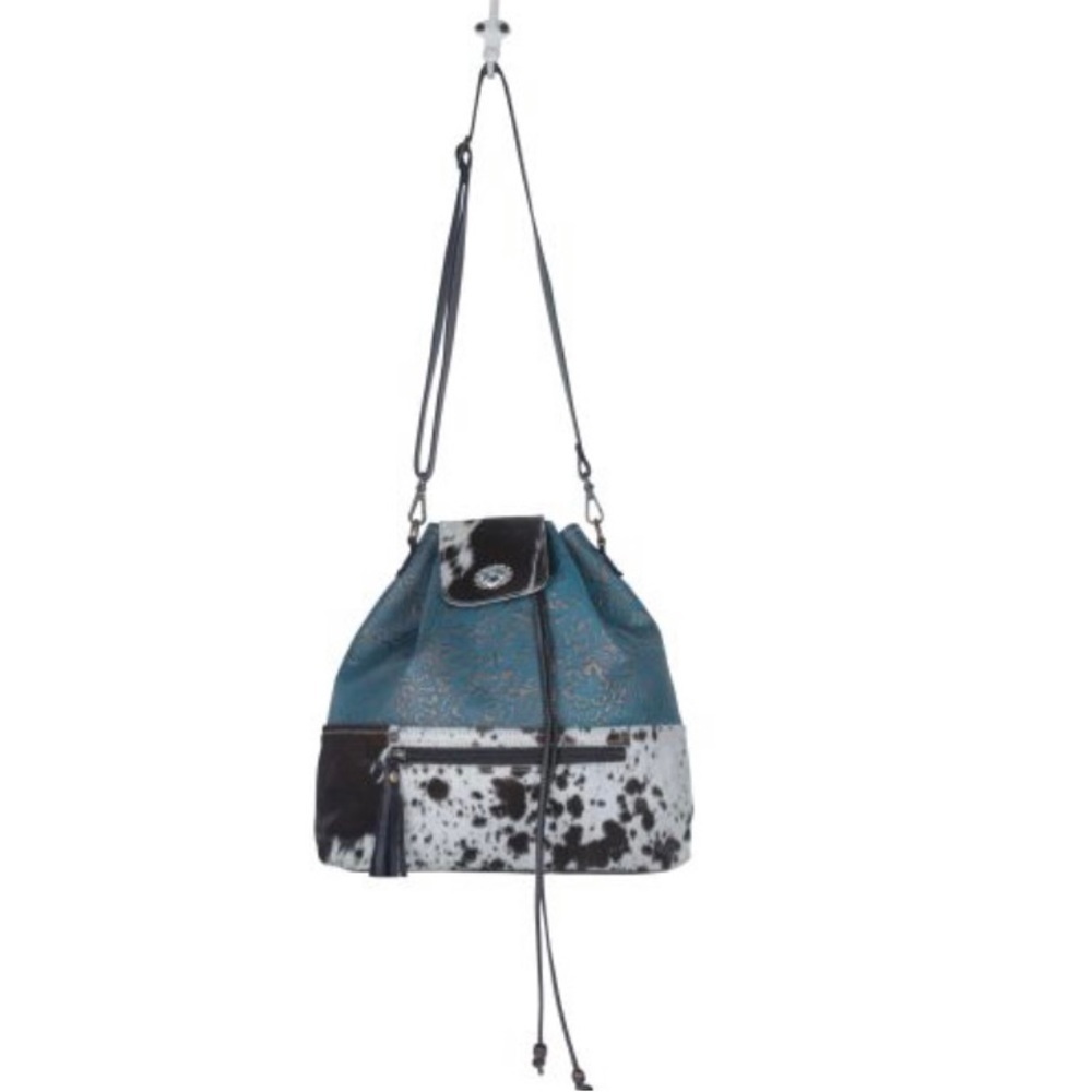 Myra BAG PERIWINKLE BUCKET BAG | Leather and Fur Bag - Picture 3 of 10